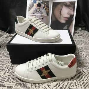 💥NICE OFFER ✨100% New Gucci Bee Sneaker 🐝